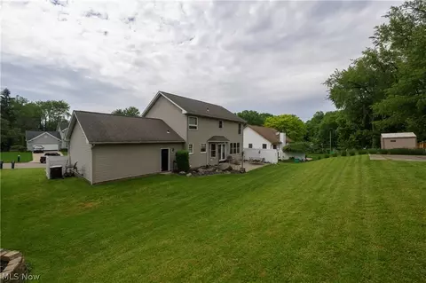 Exterior - 1150 Rolena Cir NW, Canton, OH 44708 photo 4 of 10