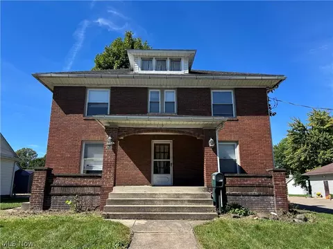 109 Main St N, Navarre, OH 44662