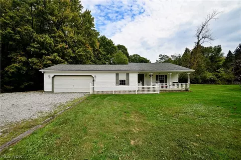 4585 Northampton Rd, Cuyahoga Falls, OH 44223