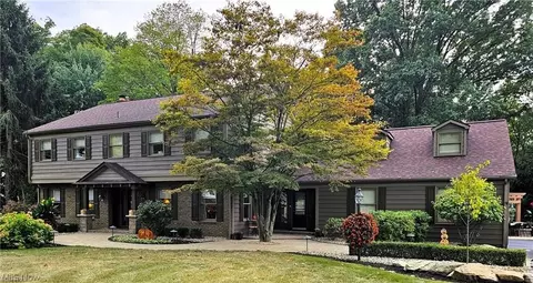 636 Shadowood Ln SE, Warren, OH 44484