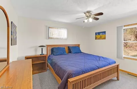 Bedroom - 63 W Mohawk Dr, Malvern, OH 44644 photo 2 of 3