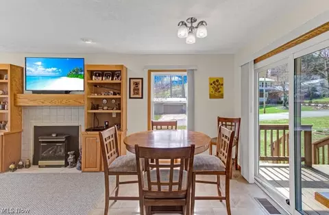 Dining - 63 W Mohawk Dr, Malvern, OH 44644 photo 1 of 2