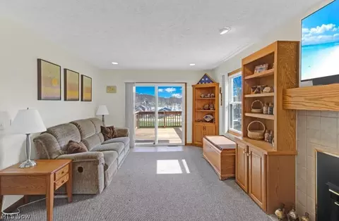 Living - 63 W Mohawk Dr, Malvern, OH 44644 photo 3 of 3