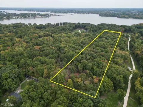 Mahoning Road, Lake Milton, OH 44429