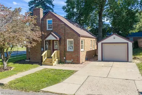 1588 25th St NW, Canton, OH 44709