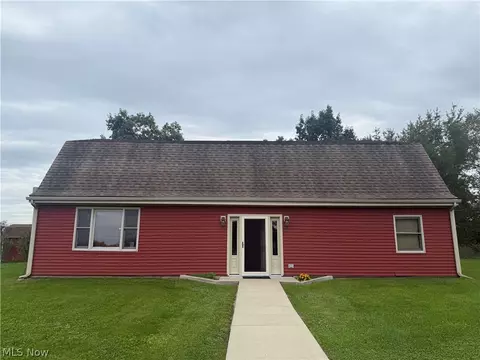 9218 Briar Rd, Magnolia, OH 44643