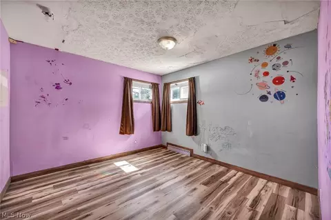 Bedroom - 318 Longson Ave, Elyria, OH 44035 photo 4 of 6