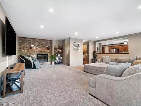 Living - 601 Perham Dr, Berea, OH 44017 photo 4 of 7