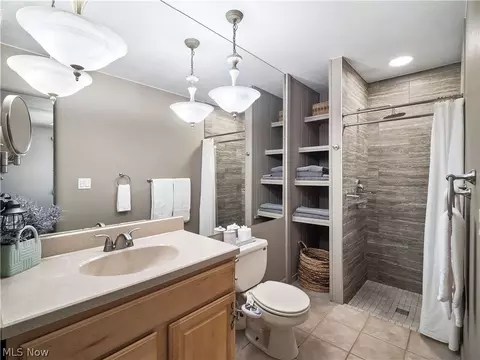 Bath - 601 Perham Dr, Berea, OH 44017 photo 2 of 2