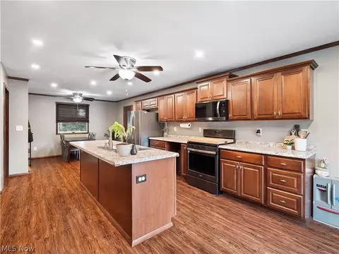 Kitchen - 601 Perham Dr, Berea, OH 44017 photo 5 of 7