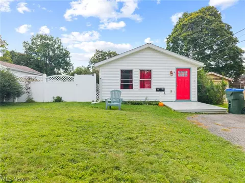 700 Viewpoint Ave, Cuyahoga Falls, OH 44221