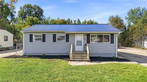 1647 Southern Blvd NW, Warren, OH 44485