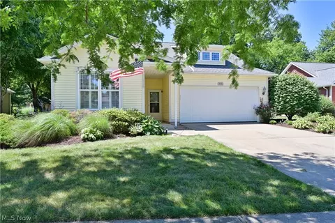 1936 Pembrooke Ln, Avon, OH 44011
