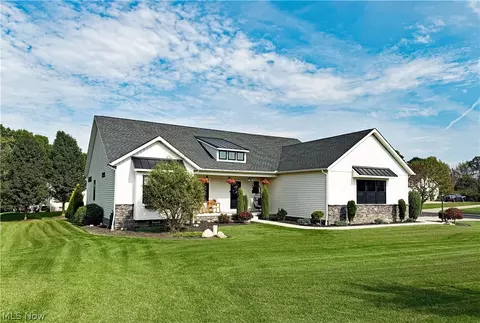490 Byberry Dr NE, Hartville, OH 44632