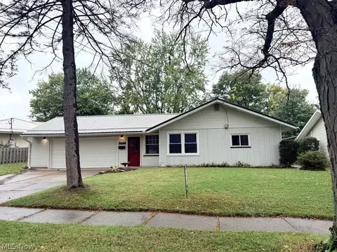 3086 Greenfield, Warren, OH 44485