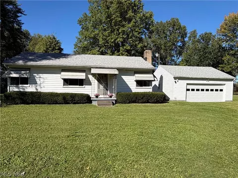 2770 Mellgren Dr SW, Warren, OH 44481