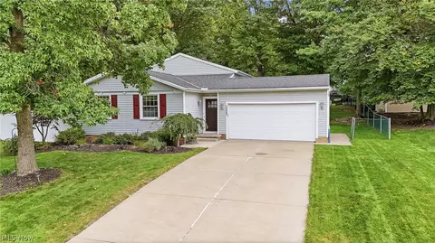 10487 Belleau Dr, Twinsburg, OH 44087