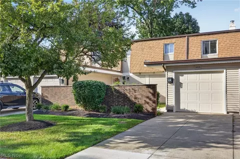 26534 Sussex Dr, Olmsted Falls, OH 44138