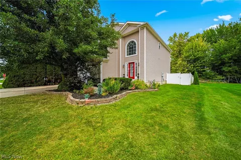1121 Ashview Dr, Madison, OH 44057