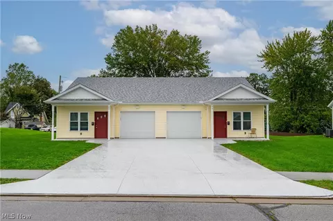 219 5th St SW, Brewster, OH 44613
