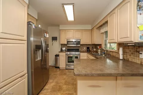Kitchen - 3947 Bower Rd, Rootstown, OH 44272 photo 2 of 5