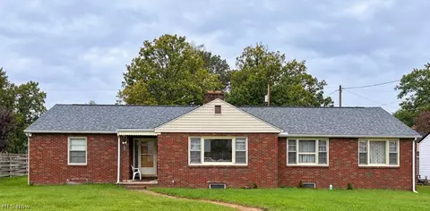 2011 Normandy Cir, Zanesville, OH 43701