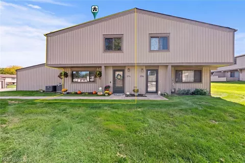 11794 Harbour Light Dr, North Royalton, OH 44133