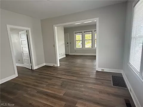 Living - 122 Bellfield Ave, Elyria, OH 44035 photo 5 of 6