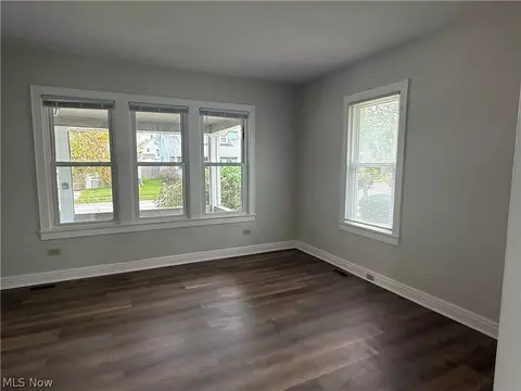 Living - 122 Bellfield Ave, Elyria, OH 44035 photo 3 of 6