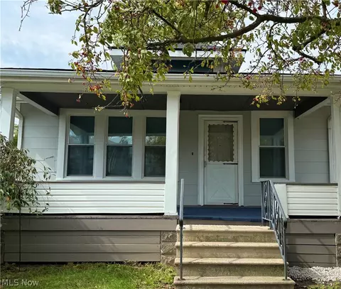 Exterior - 122 Bellfield Ave, Elyria, OH 44035 photo 1 of 3