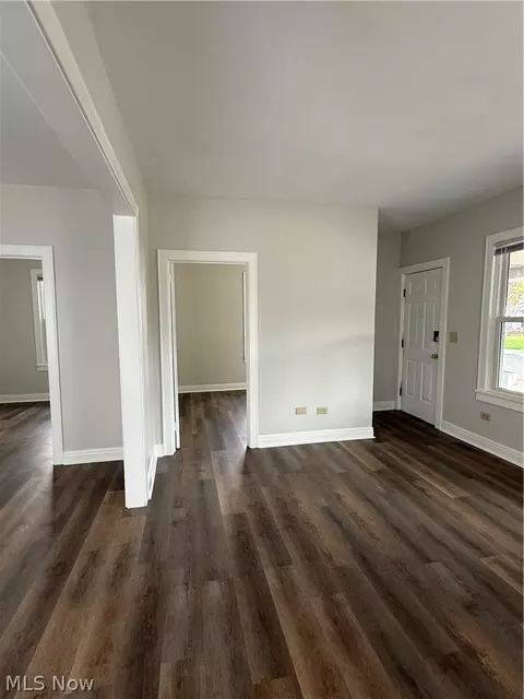 Entry Way - 122 Bellfield Ave, Elyria, OH 44035 photo 1 of 2