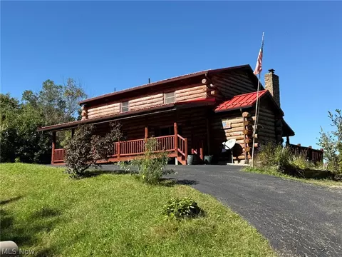 5887 Green Ridge Rd SE, New Philadelphia, OH 44663