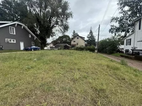 1602 Woodland Ave NW, Canton, OH 44703