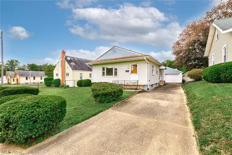 424 Tompkins Ave, Akron, OH 44305
