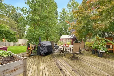 Exterior - 166 Pepperdine Dr, Elyria, OH 44035 photo 9 of 10