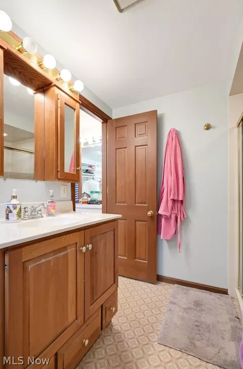 Bath - 166 Pepperdine Dr, Elyria, OH 44035 photo 2 of 4