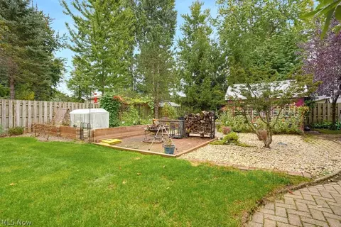 Exterior - 166 Pepperdine Dr, Elyria, OH 44035 photo 5 of 10