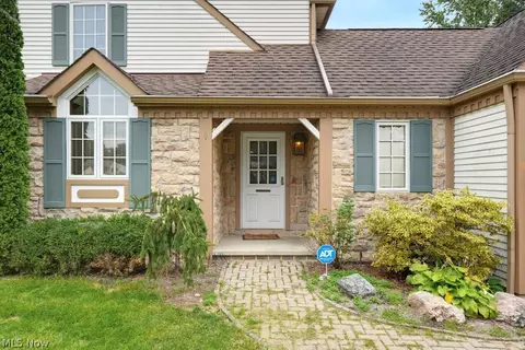 Exterior - 166 Pepperdine Dr, Elyria, OH 44035 photo 3 of 10