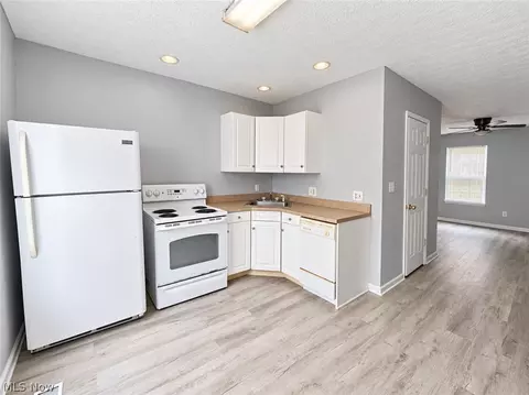 Kitchen - 642 E Buchtel Ave, Akron, OH 44304 photo 1 of 3