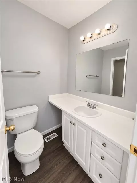 Bath - 642 E Buchtel Ave, Akron, OH 44304 photo 4 of 4