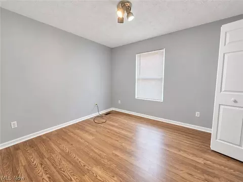 Bedroom - 642 E Buchtel Ave, Akron, OH 44304 photo 4 of 5