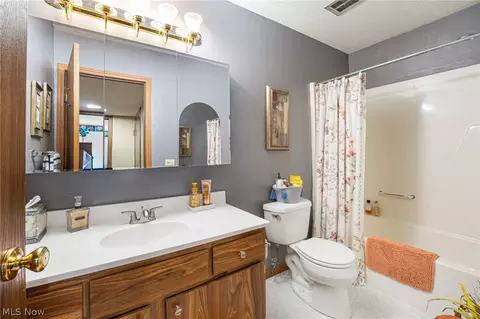 Bath - 818 Kirkwall Dr, Copley, OH 44321 photo 1 of 1