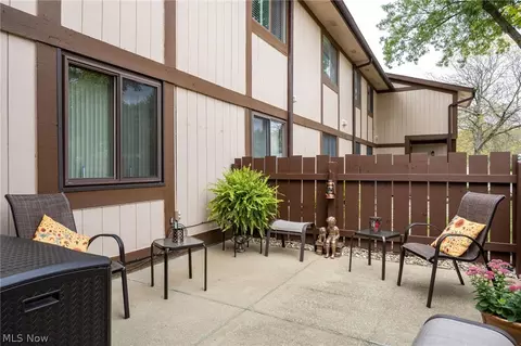 Exterior - 818 Kirkwall Dr, Copley, OH 44321 photo 2 of 6