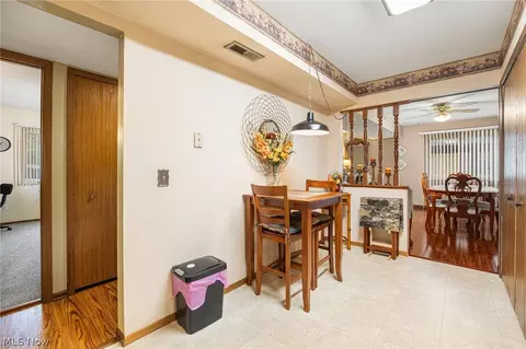Entry Way - 818 Kirkwall Dr, Copley, OH 44321 photo 1 of 1