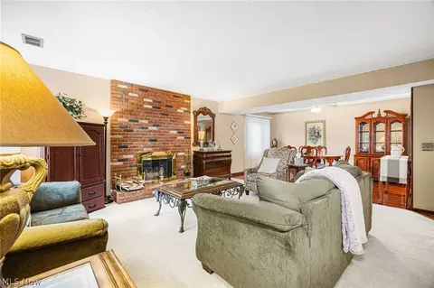 Living - 818 Kirkwall Dr, Copley, OH 44321 photo 1 of 2