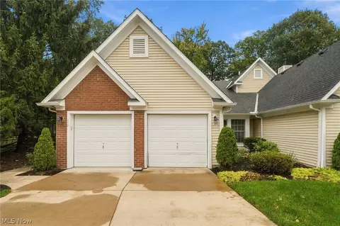 31825 Bayview Dr #110, Avon Lake, OH 44012
