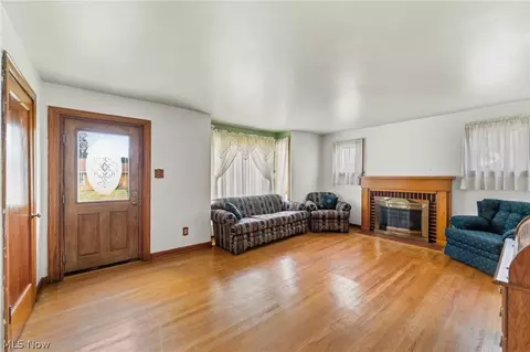 Living - 755 E 1st St, Minerva, OH 44657 photo 3 of 5