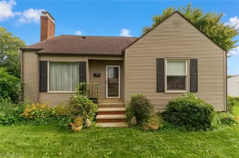 Exterior - 755 E 1st St, Minerva, OH 44657 photo 4 of 9