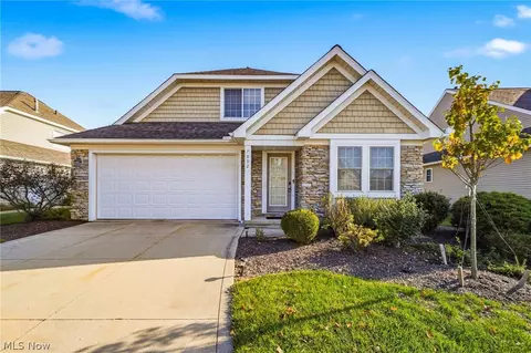 7092 Morning Star Trl, Sagamore Hills, OH 44067