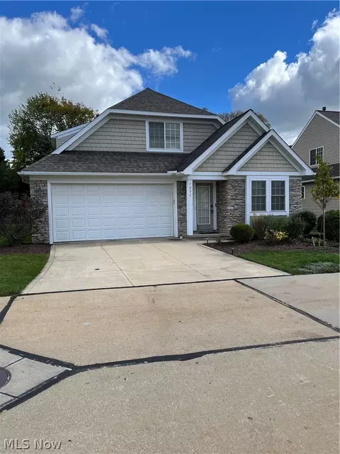 7092 Morning Star Trl, Sagamore Hills, OH 44067